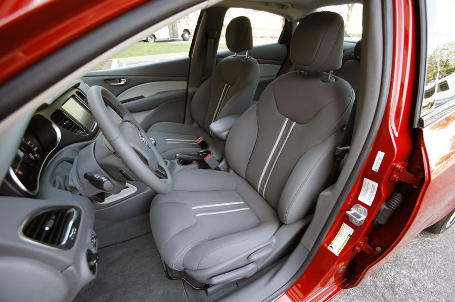  Dodge Dart 2012 года  (фото 77 из 145)